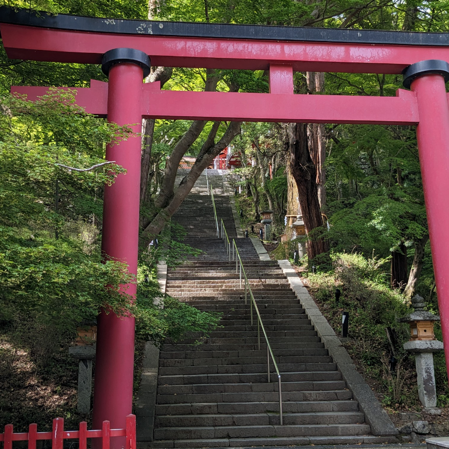 大化の改新の談合がなされた由緒ある神社、桜井市の談山神社の入口