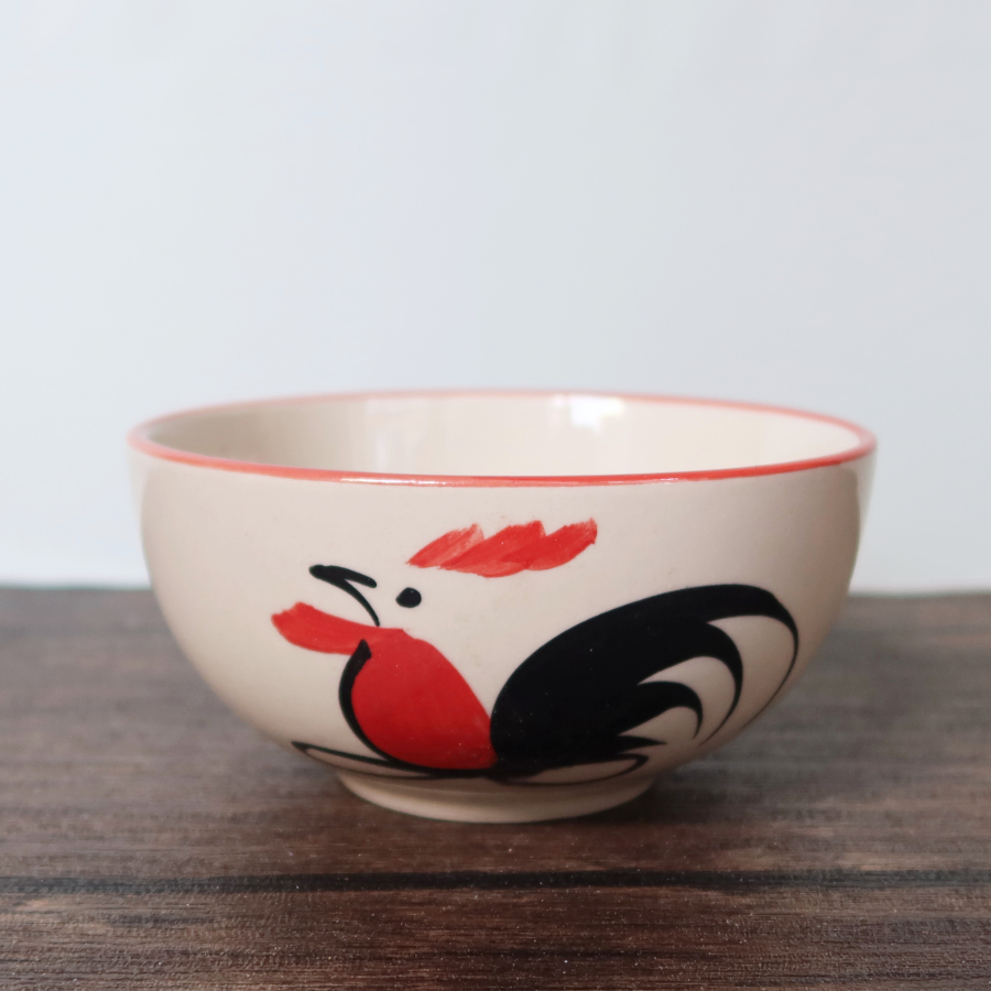 タイで人気のニワトリ柄食器のお椀・ボウルの通販