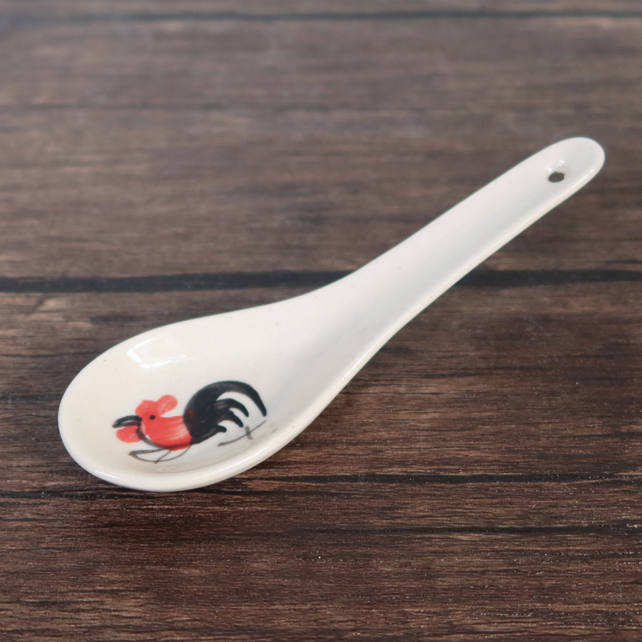 タイで人気のニワトリ柄食器のレンゲの通販