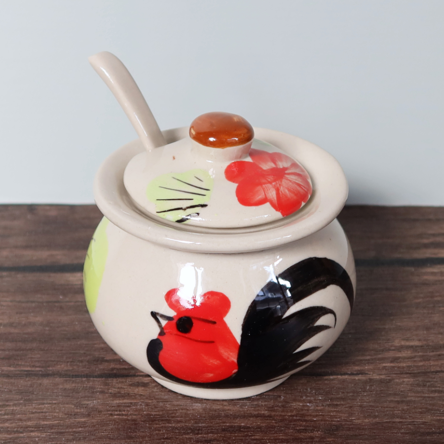 タイで人気のニワトリ柄食器のスプーン付き調味料入れの通販