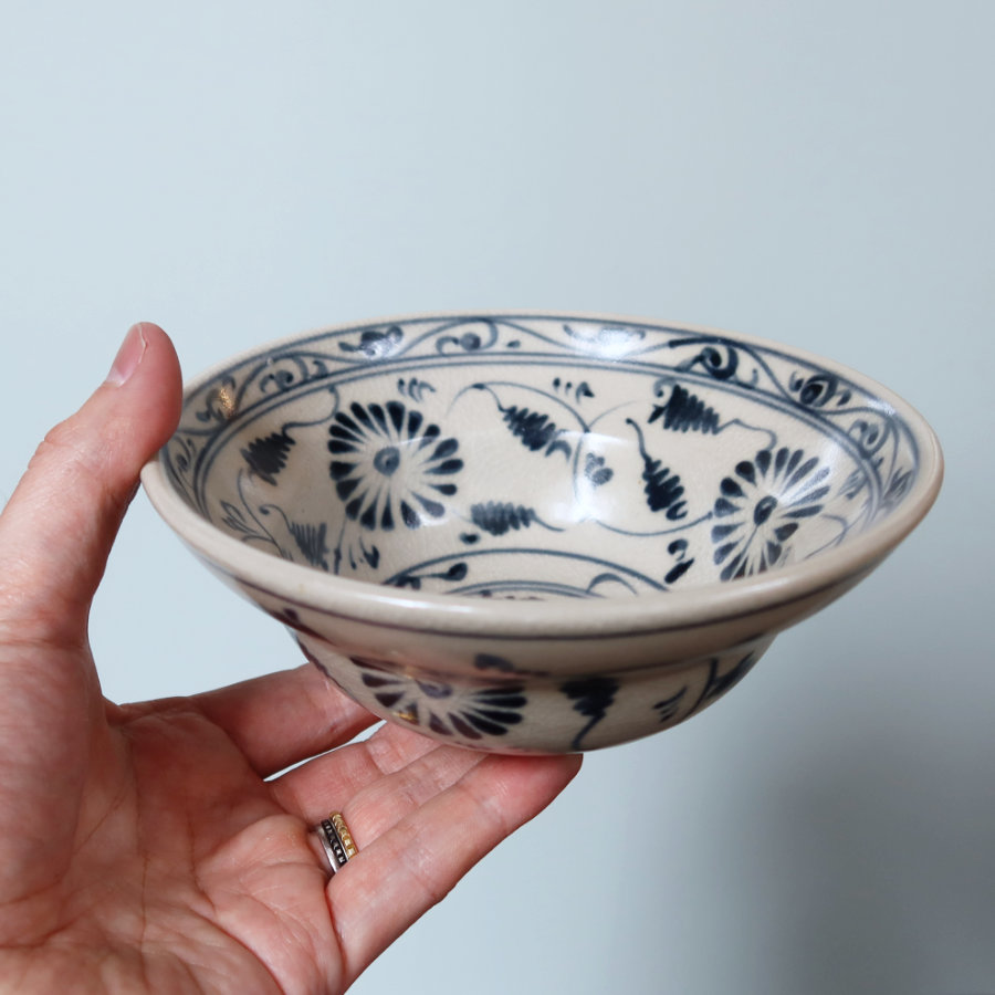 ベトナム食器バッチャン焼きのお椀