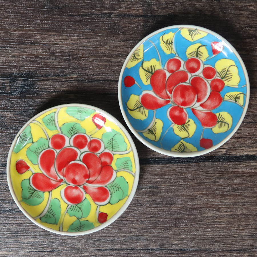 カラフルでかわいいベトナム食器バッチャン焼きの小皿