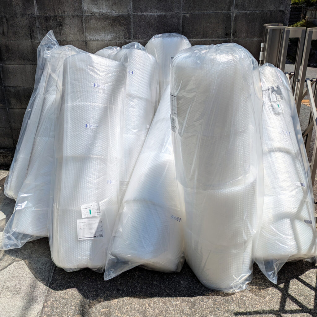 中東情勢によるナフサ不足が懸念される中、プチプチの在庫不足にも心配が及んでいる。